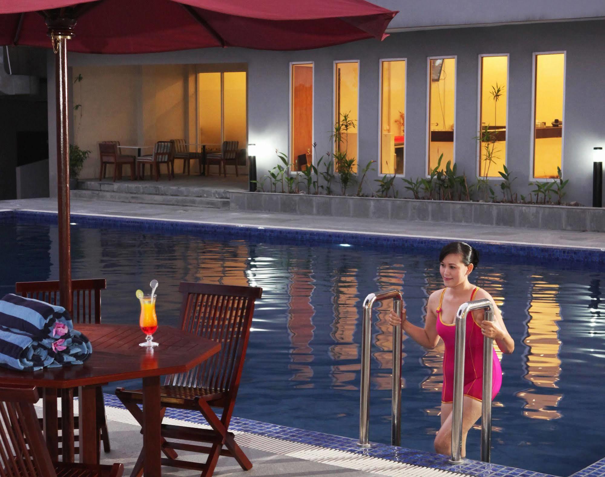 Swiss-Belinn Pangkalanbuun Exterior foto